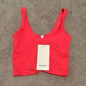 lipgloss color pink, size 4, cropped align tank!!